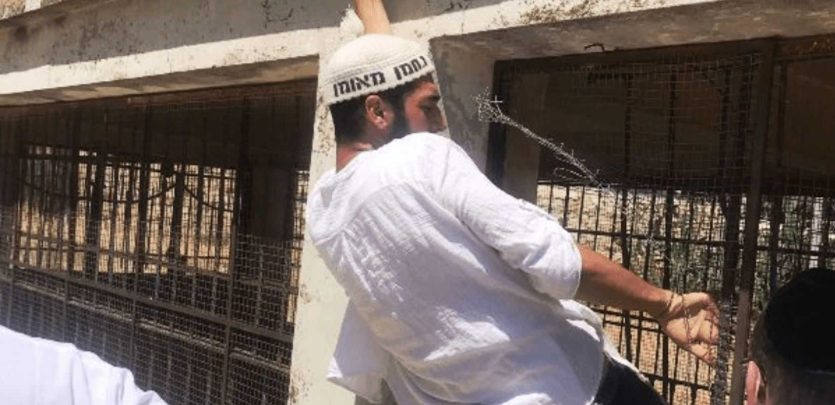 Επεισόδια στα Ιεροσόλυμα με εισβολή εξτρεμιστών σε παρεκκλήσι του Πατριαρχείου (βίντεο)