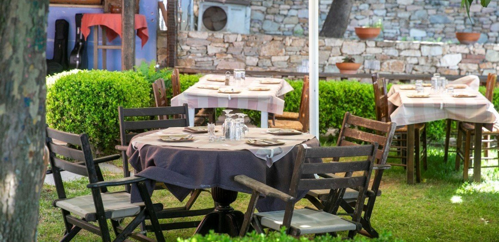 Κτήμα «Αφανός»: Απόδραση στην Περιστερά, για αντικριστό με ντόπια κρέατα