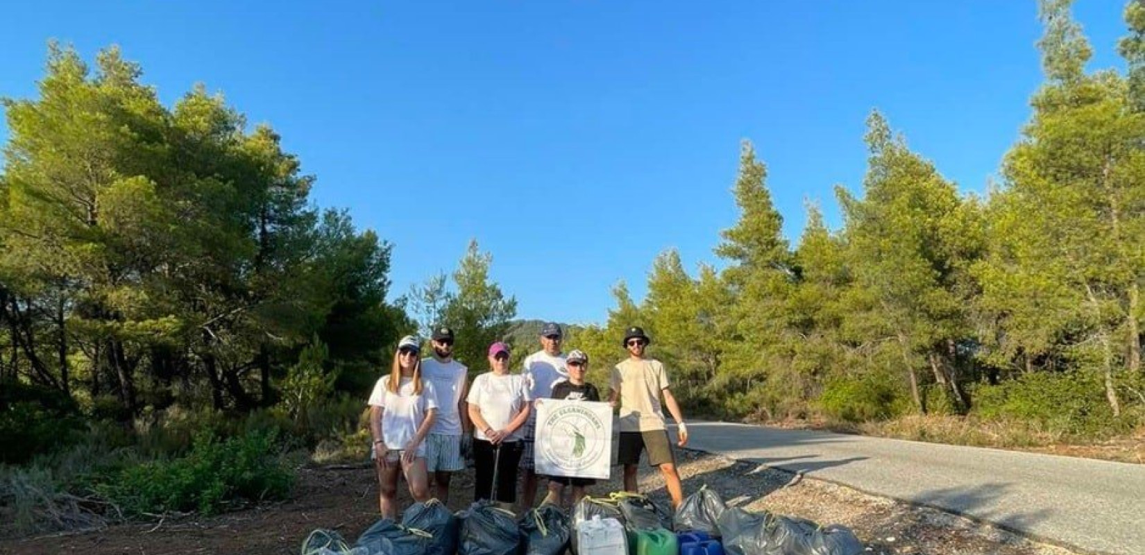 Oι Cleaningans καθάρισαν περιοχή στη Σιθωνία (φωτ.)