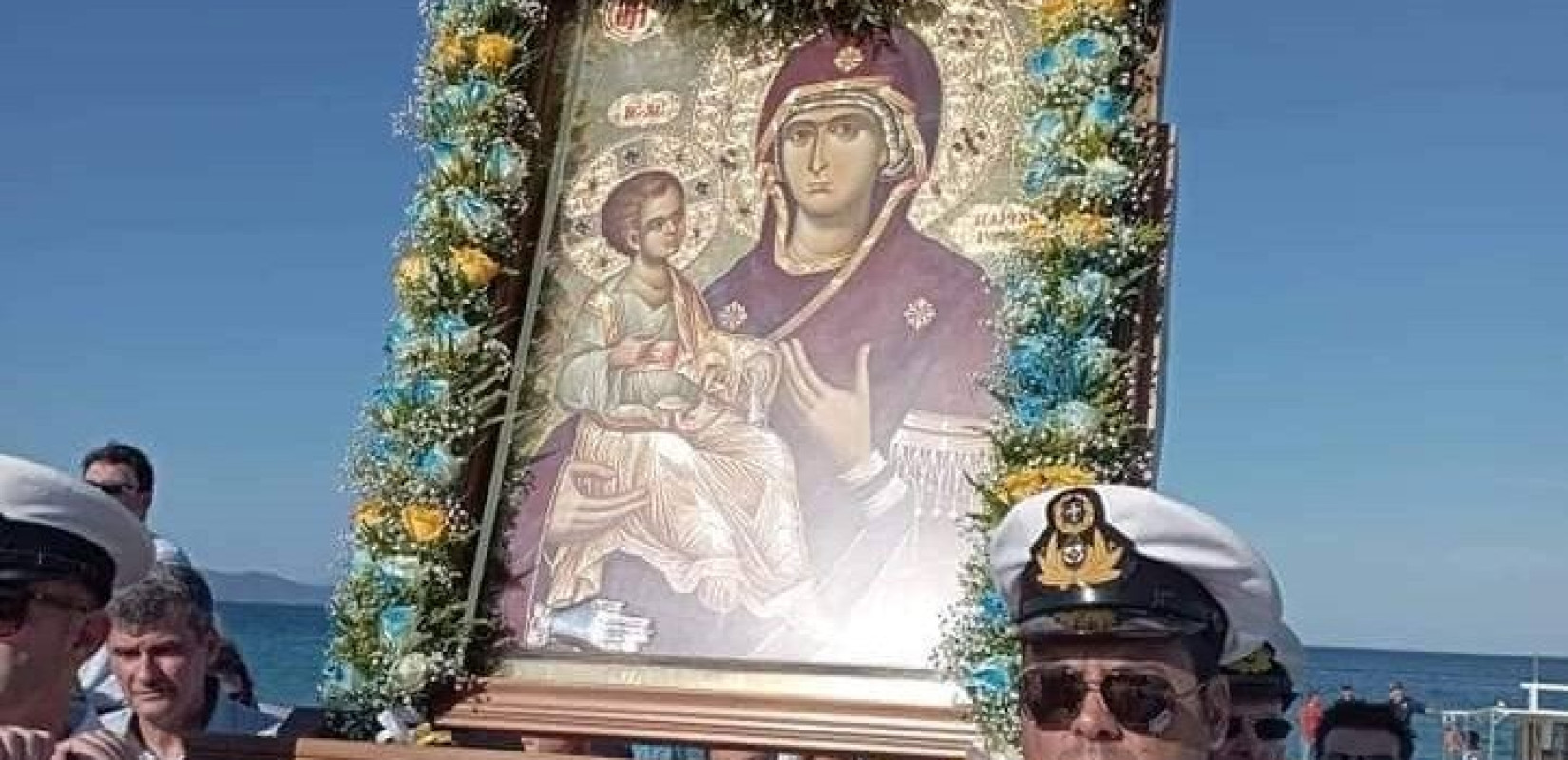 Στο λιμάνι της Ιερισσού μεταφέρθηκε η Ιερά Εικόνα της Παναγίας Τριχερούσης (φωτο)