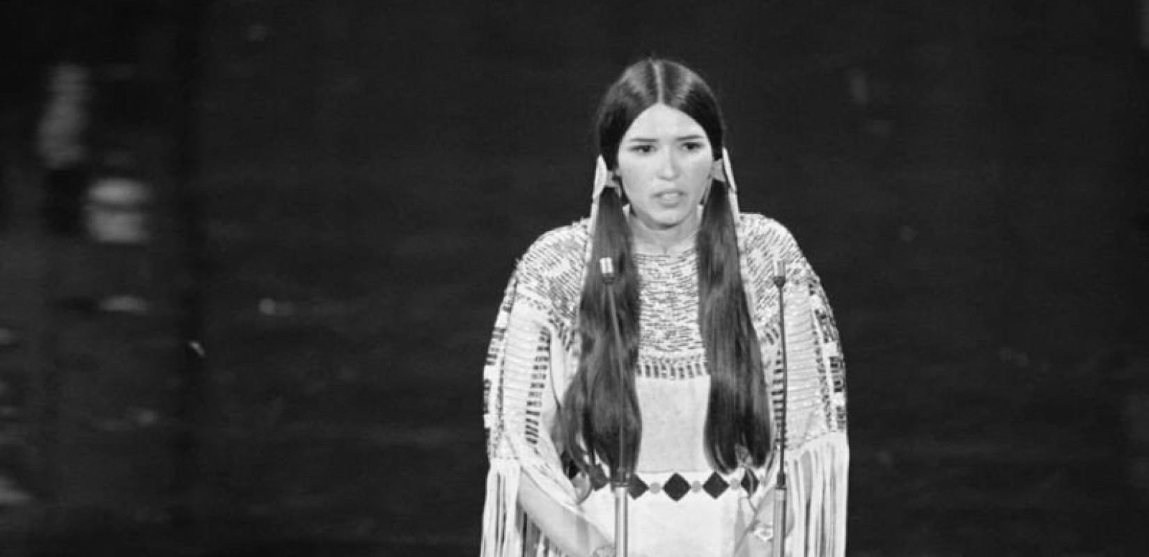 Πέθανε η Sacheen Littlefeather, η Απάτσι που αρνήθηκε να παραλάβει το Όσκαρ εκ μέρους του Μάρλον Μπράντο το 1973