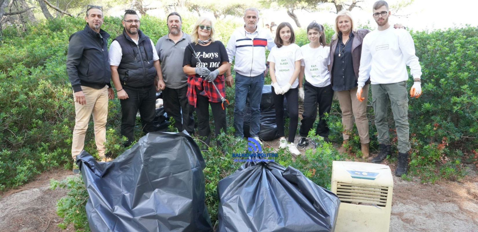 Χαλκιδική: Οι Cleaningans πήραν σκούπα και φαράσι και καθάρισαν τον Γλαρόκαβο