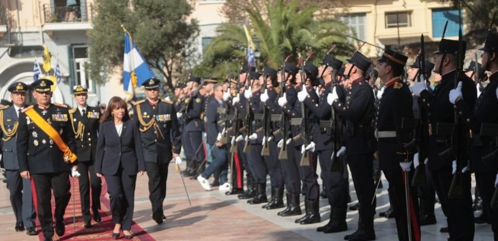  Πλήθος πιστών και παρουσία της Κατερίνας Σακελλαροπούλου η δοξολογία του Αγίου Δημητρίου (βίντεο, φωτ.)