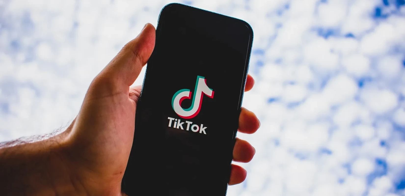 Βρετανία: Πρόστιμο 12,7 εκατ. στερλινών στο TikTok για παραβίαση προσωπικών δεδομένων παιδιών κάτω των 13 ετών