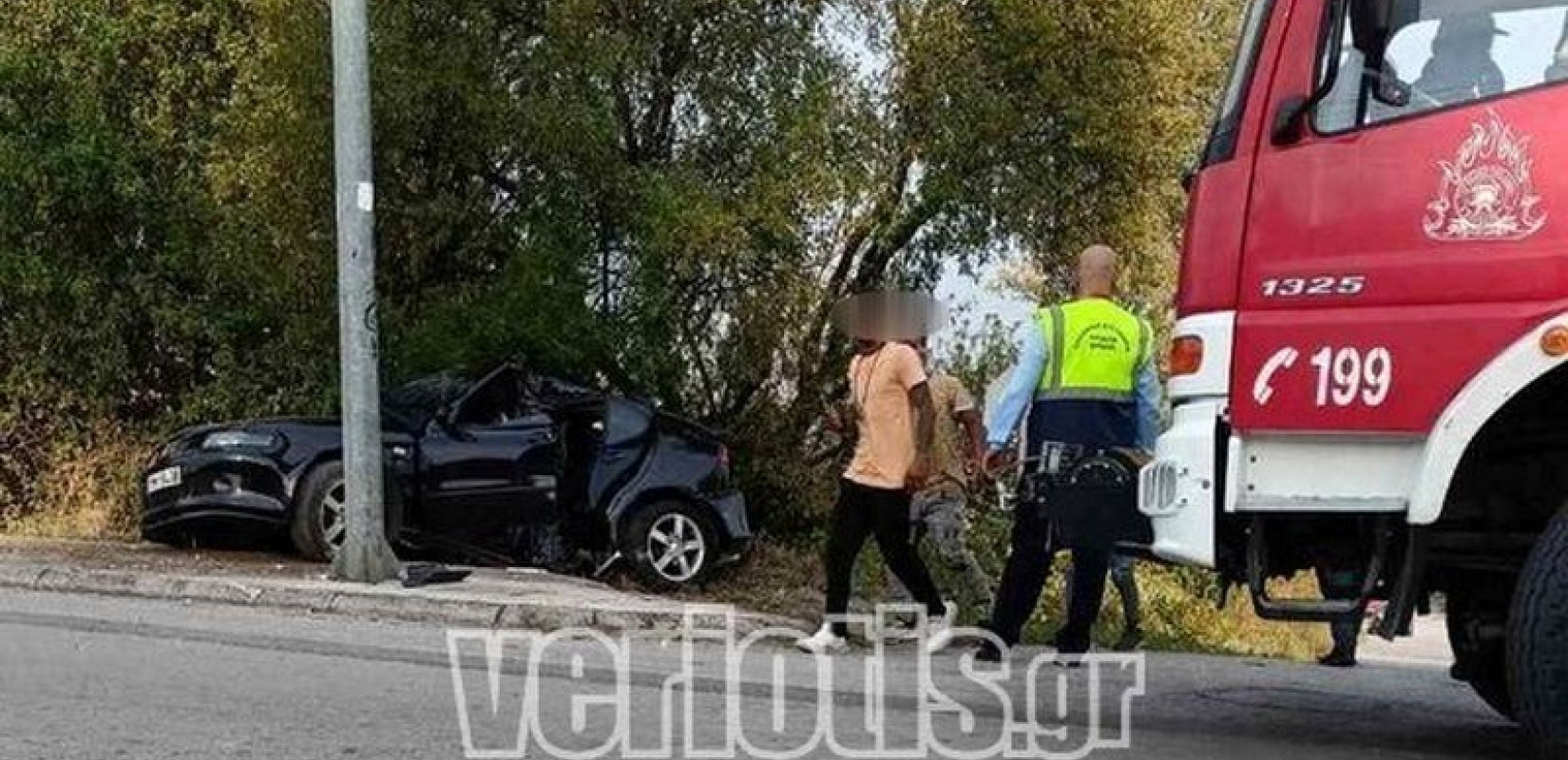 Ημαθία: Σοβαρό τροχαίο στο Εργοχώρι - Αυτοκίνητο «καρφώθηκε» σε κολώνα