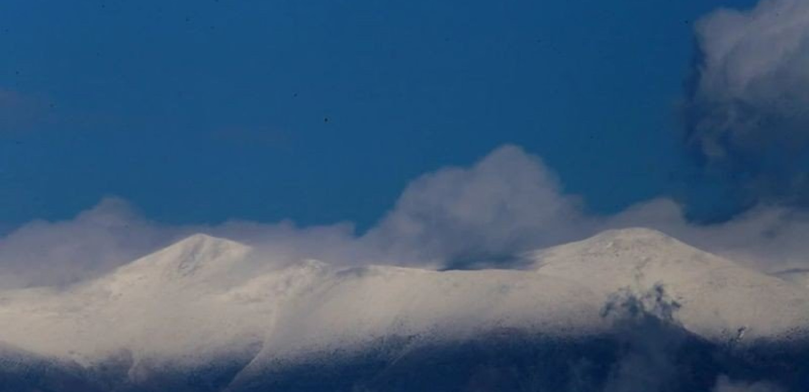 Πανέμορφος ντυμένος στα λευκά ο Όλυμπος (φωτ.)