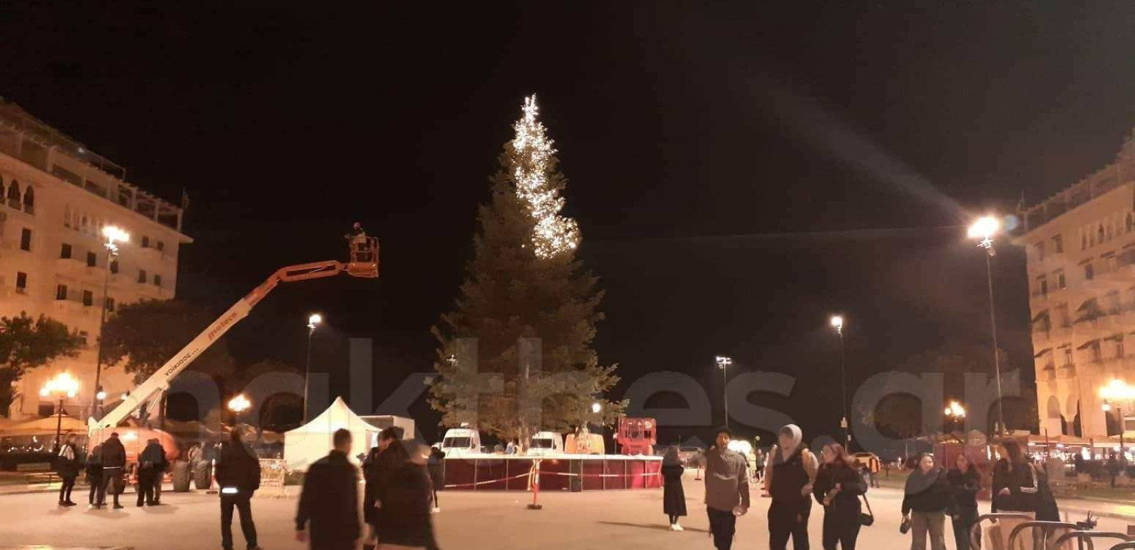 Πρόβα... Χριστουγέννων στην πλατεία Αριστοτέλους (βίντεο, φωτ.)