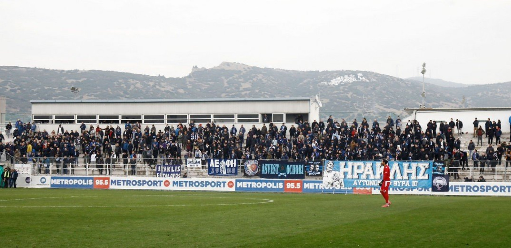 Επεισόδια στην Ευκαρπία - Απρόκλητη επίθεση αστυνομικών σε φιλάθλους του Ηρακλή (βίντεο)