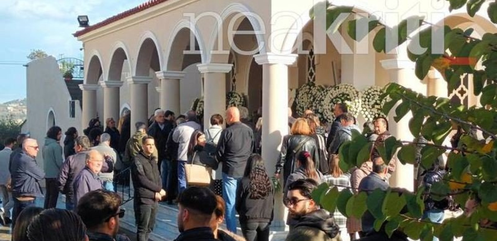 Θρήνος στην κηδεία της 21χρονης Έμμας στα Χανιά (φωτ.)