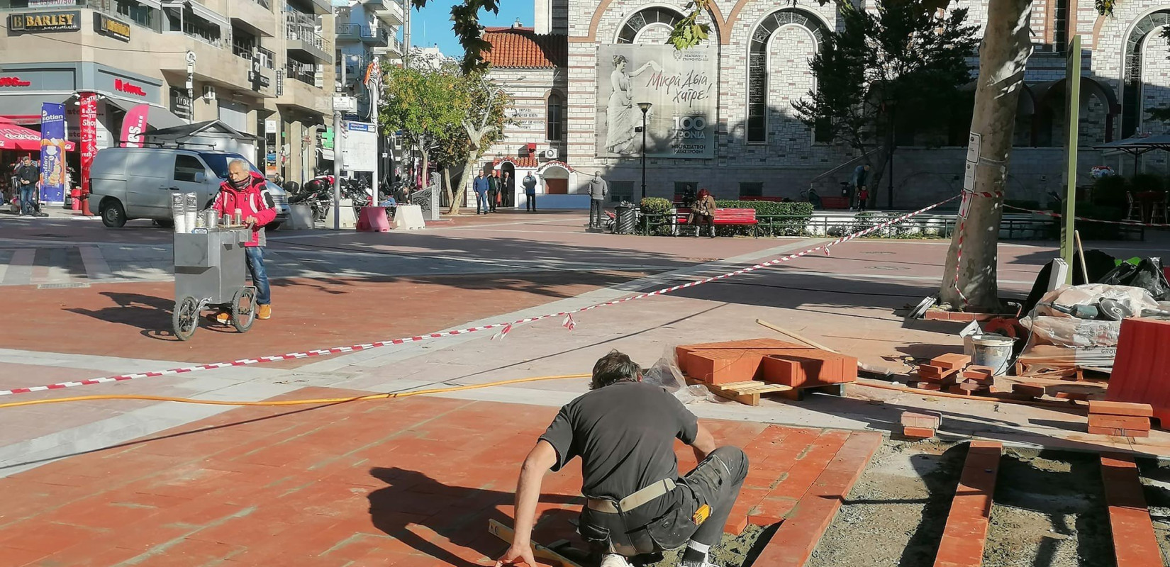 Εργασίες συντήρησης στην πλατεία Ευόσμου (φωτ.)