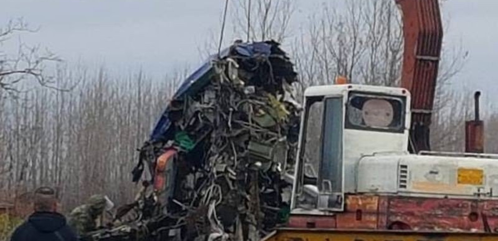 Καβάλα: Ξεκίνησε η απομάκρυνση μεγάλων τμημάτων του μοιραίου Antonov από τους Αντιφιλίππους (φωτ.)