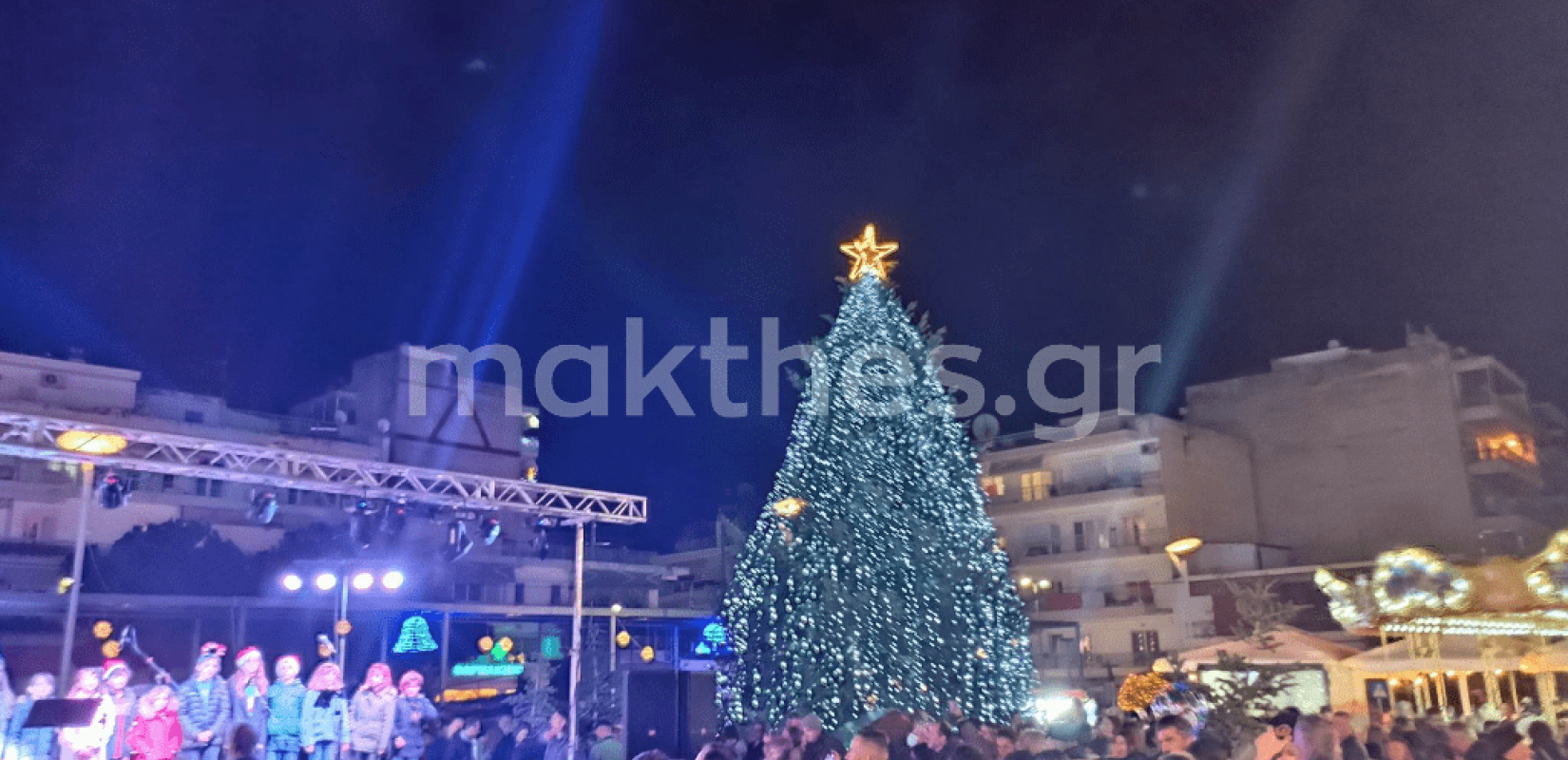 Καλαμαριά: Μελωδίες και λαμπιόνια έφεραν τα Χριστούγεννα (βίντεο & φωτ.)