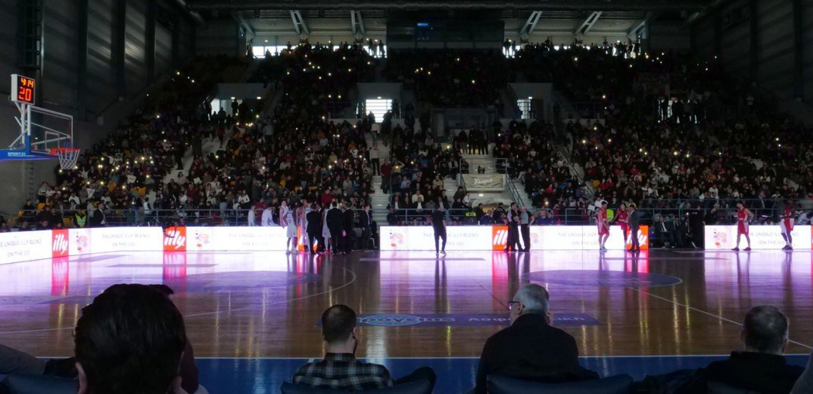 Μπάσκετ: Έπεσε το ρεύμα στην Καρδίτσα - Χριστουγεννιάτικη ατμόσφαιρα από τους φιλάθλους (βίντεο)