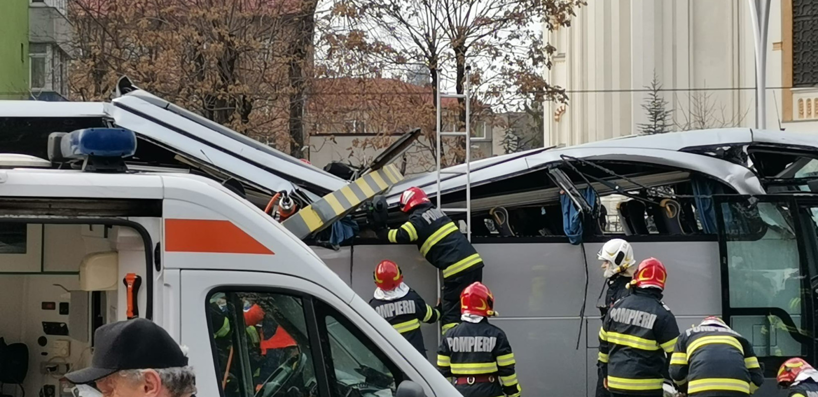 Ρουμανία: Στο επίκεντρο των ερευνών ο οδηγός και η ίδια η μεταλλική κατασκευή (βίντεο)