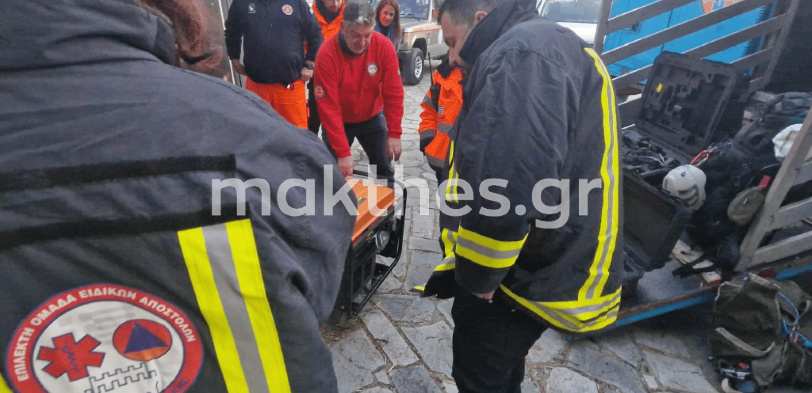 Εθελοντές διασώστες ξεκινούν από Θεσσαλονίκη για την Τουρκία (φωτ.)