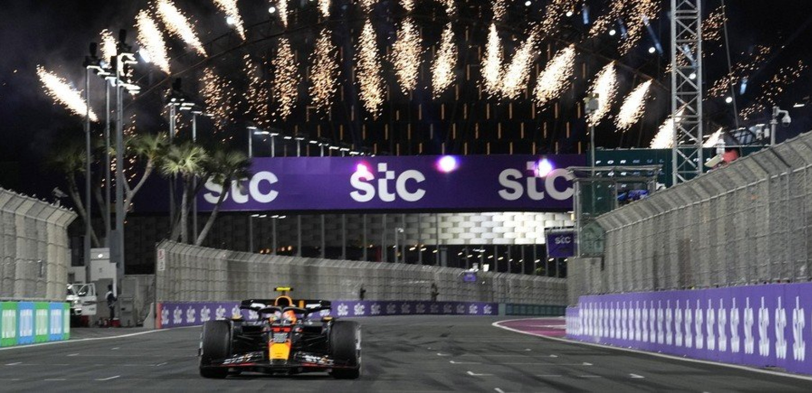 Φόρμουλα 1: Κυριαρχία Πέρες και Red Bull στη Σαουδική Αραβία