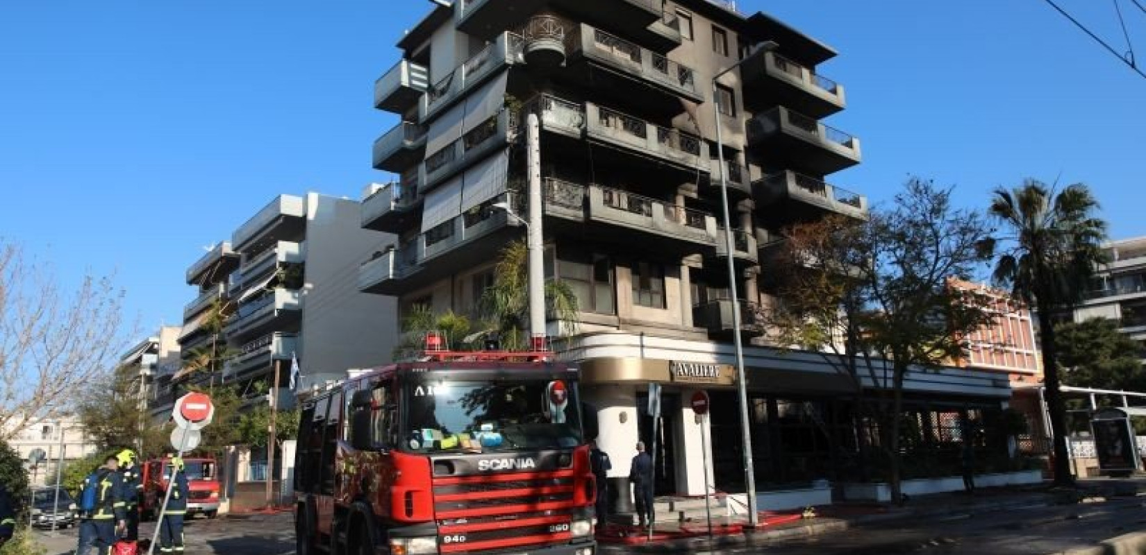 Υπό έλεγχο τέθηκε η φωτιά σε εστιατόριο στη Νέα Σμύρνη	