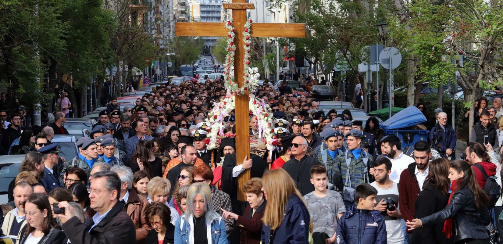 Θεσσαλονίκη: Μεγάλη συνάντηση πέντε Επιταφίων τη Μεγάλη Παρασκευή στην πλατεία Αριστοτέλους (βίντεο)