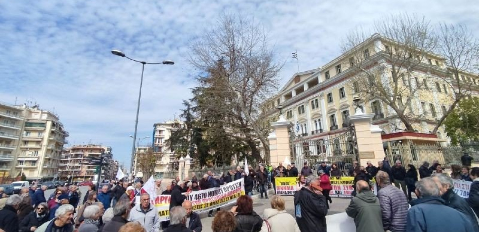 Θεσσαλονίκη: Συγκέντρωση και πορεία συνταξιούχων για αύξηση των συντάξεων και επιστροφή αναδρομικών (βίντεο, φωτ.)