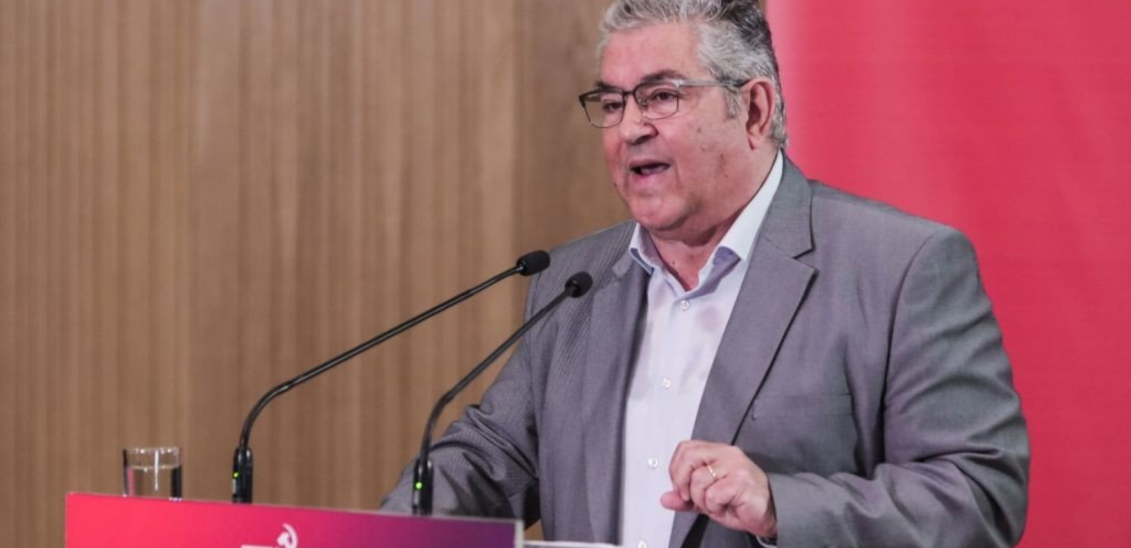Το  ΚΚΕ καταγγέλει ως κατάπτυστη την απόφαση των ΗΠΑ για απαγόρευση εισόδου στις Παλαιστινιακές αρχές