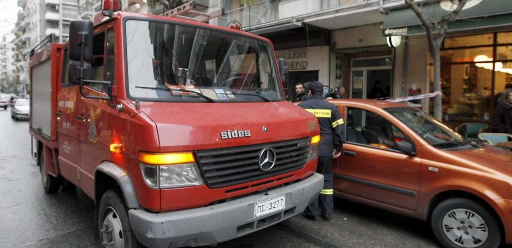 Θεσσαλονίκη: Φωτιά σε σπίτι στην Άνω Τούμπα - Σε εξέλιξη επιχείρηση της πυροσβεστικής