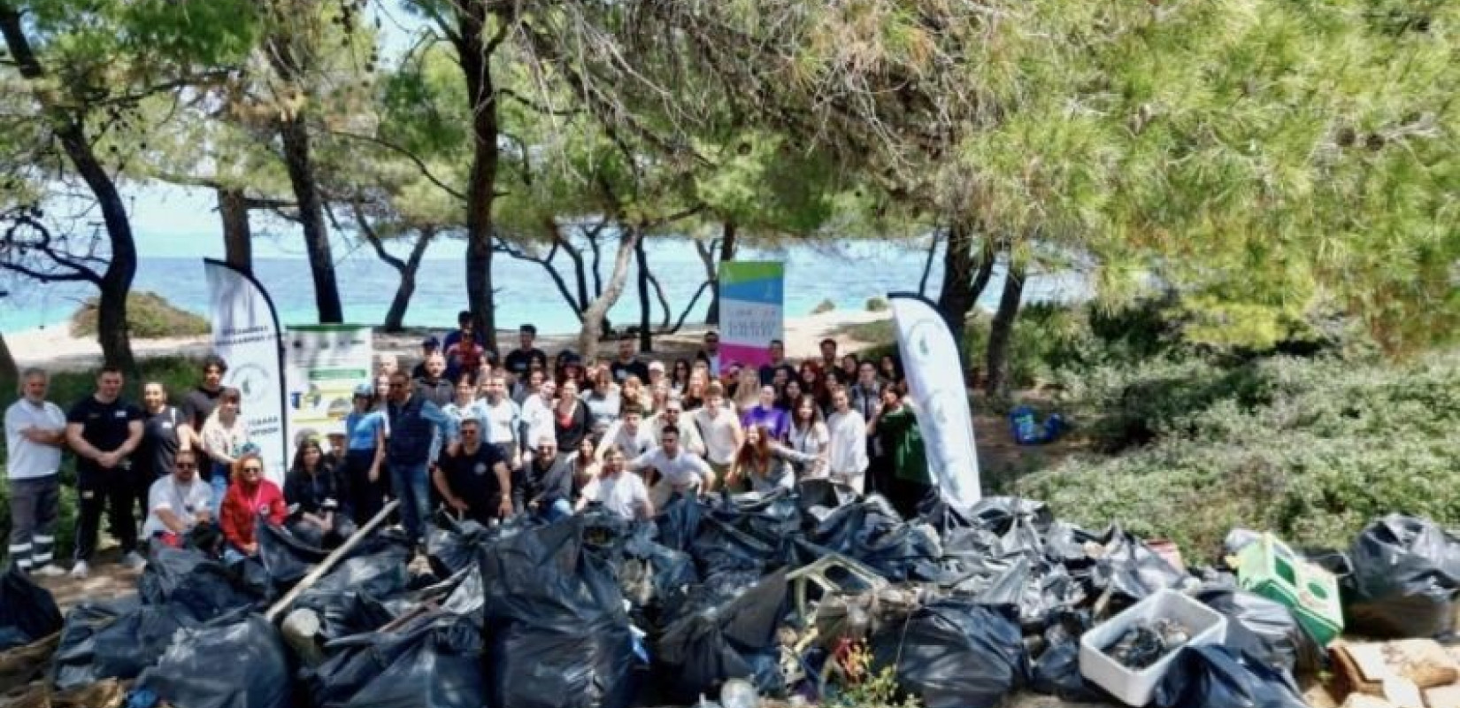 «Χτύπησαν» στη Χαλκιδική οι «The Cleaningans»: Μάζεψαν 20.000 λίτρα σκουπίδια και καθάρισαν τον Γλαρόκαβο (φωτ.)