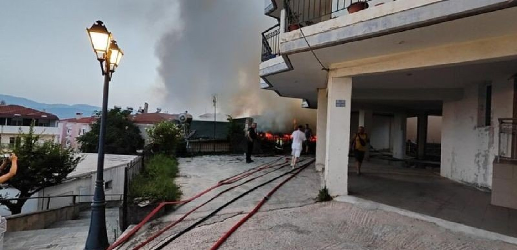 Κοζάνη: Κατασβέστηκε επικίνδυνη πυρκαγιά στην συνοικία «Ηπειρώτικα»