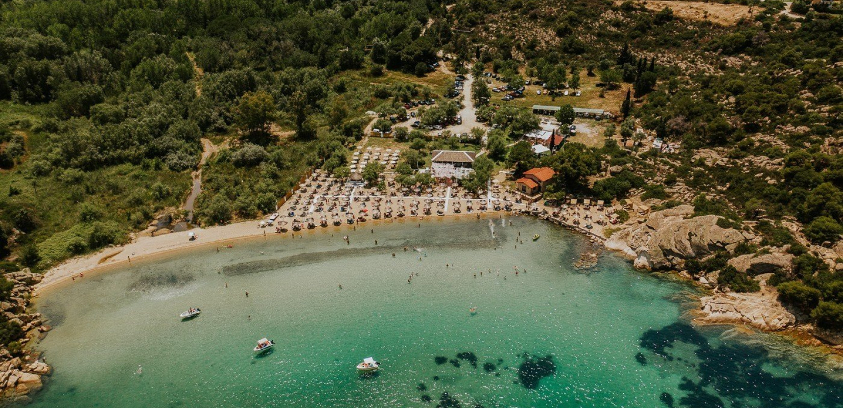 «Talgo beach bar»: Το απόλυτο συνώνυμο του επίγειου παράδεισου στη Βουρβουρού 