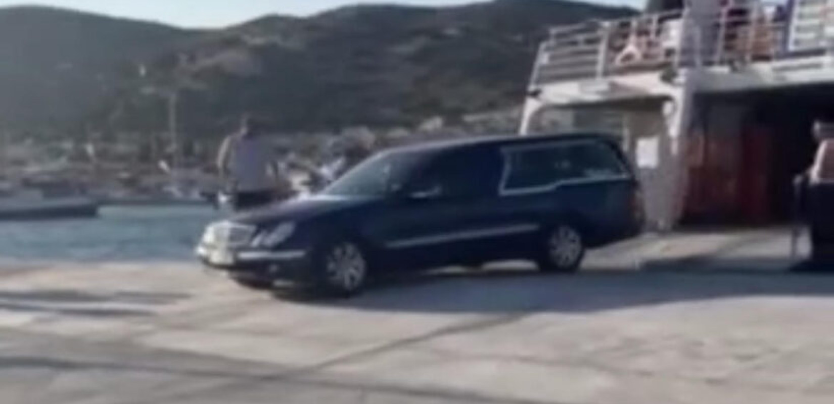 Στη Σάμο η ιατροδικαστική εξέταση του 11χρονου που πνίγηκε στους Φούρνους