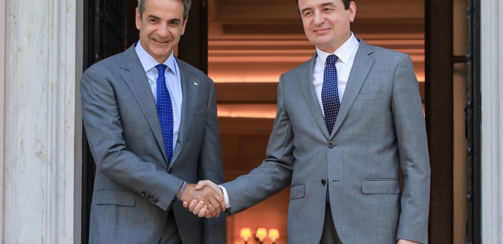 Συνάντηση Μητσοτάκη με Μιλάτοβιτς και Κούρτι στο Μαξίμου