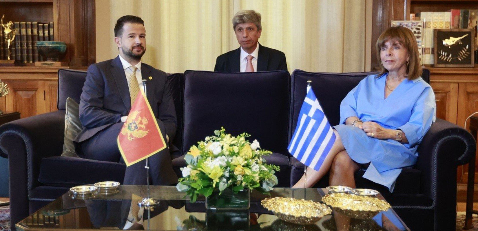 Τι συζητήθηκε στο τετ-α-τετ Μιλάτοβιτς - Σακελλαροπούλου