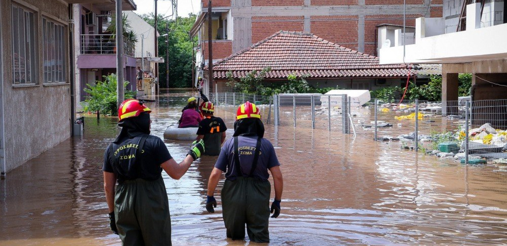 Πυροσβεστική: Έχουν γίνει 2.806 διασώσεις πολιτών από την Τρίτη - O Πηνειός υπερχειλίζει στις χαμηλότερα υψομετρικές περιοχές (βίντεο)