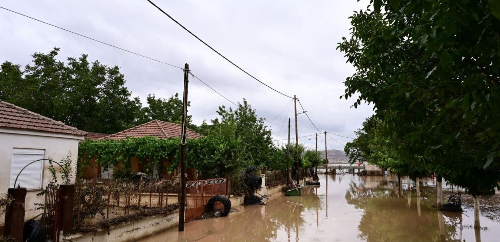 Εκκενώνονται συνοικίες της Λάρισας - Σοβαρός κίνδυνος από τον Πηνείο