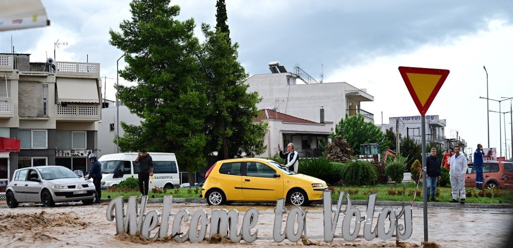 Συνεχίζονται οι προκαταβολές της επιχορήγησης προς πληγείσες από πλημμύρες επιχειρήσεις