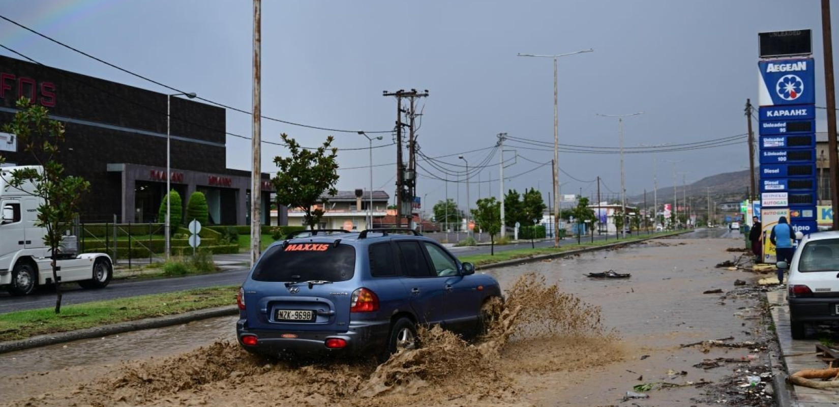 ΔΕΔΔΗΕ: Αποκαθίστανται οι ζημιές στο δίκτυο χαμηλής τάσης στον Βόλο