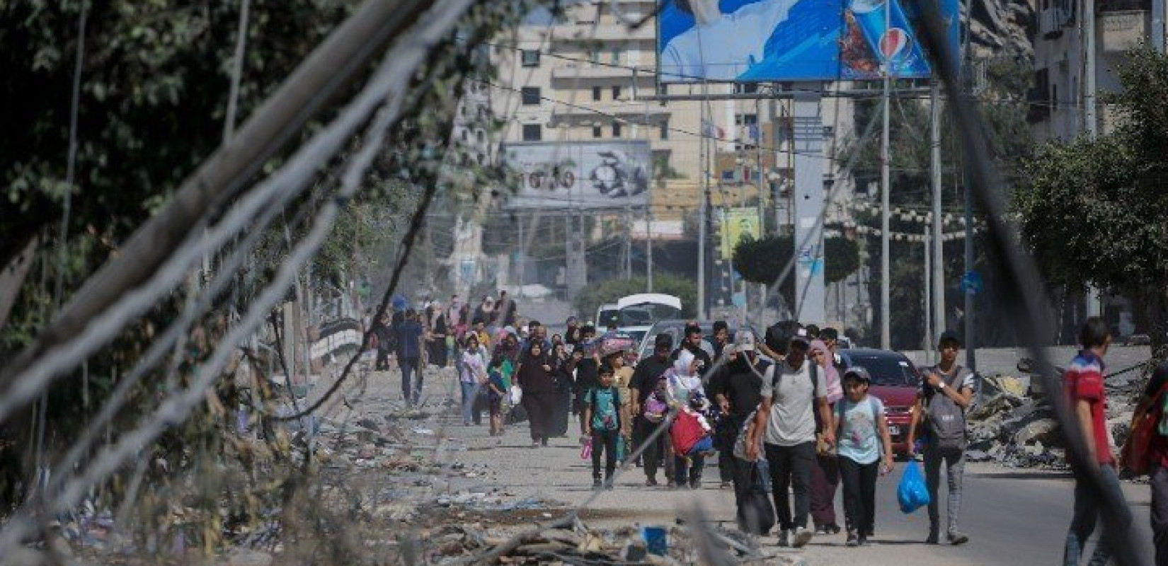 Γάζα: Χιλιάδες Παλαιστίνιοι στο δρόμο της μεγάλης φυγής