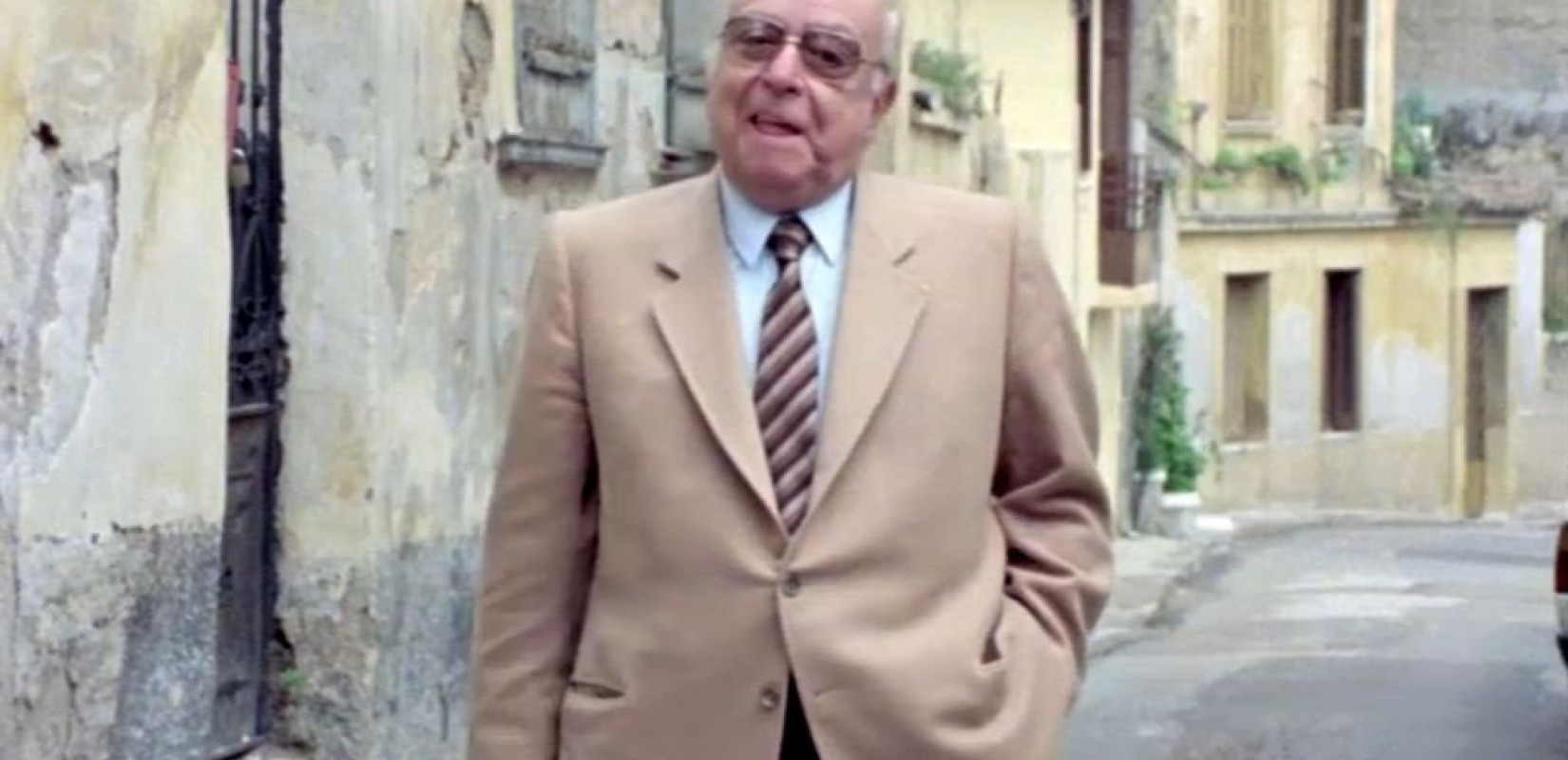 Αλέκος Σακελλάριος: 100 χρόνια από τη γέννηση του πολυσχιδούς σκηνοθέτη και «ατακαδόρου» (βίντεο & φωτ.)