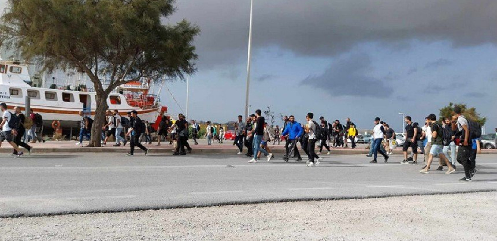 Νέα συγκέντρωση μεταναστών σε πλοίο στη Ρόδο - Συνελήφθησαν δύο άτομα