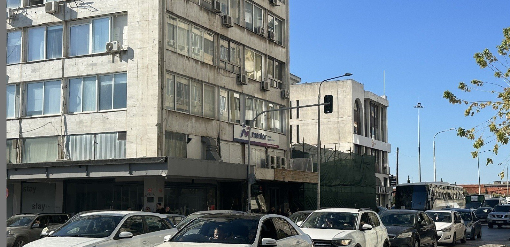 Κατασκευή FlyOver: Άλλαξαν διαδρομές και ωράριο δουλειάς αλλά δεν γλίτωσαν την ταλαιπωρία