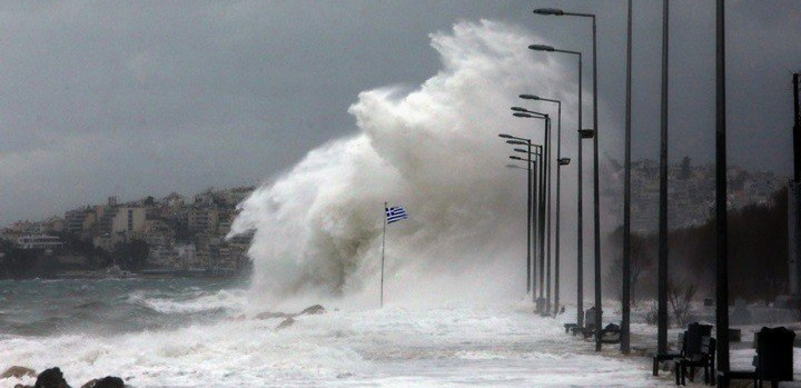 Μεγάλες ζημιές στην Κασσάνδρα από την κακοκαιρία: Να κηρυχθεί σε κατάσταση έκτακτης ανάγκης ζητά η δήμαρχος