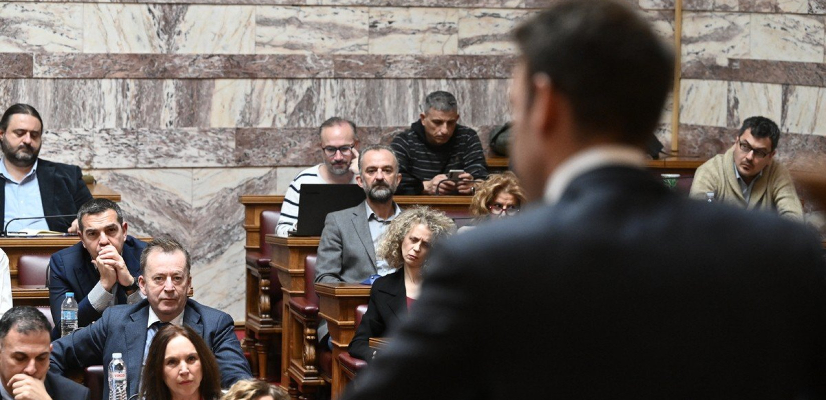 ΣΥΡΙΖΑ για την ψήφιση του προϋπολογισμού: Ο πρωθυπουργός πανηγυρίζει «εκτός τόπου και χρόνου» και μακριά από τις ανάγκες των πολιτών