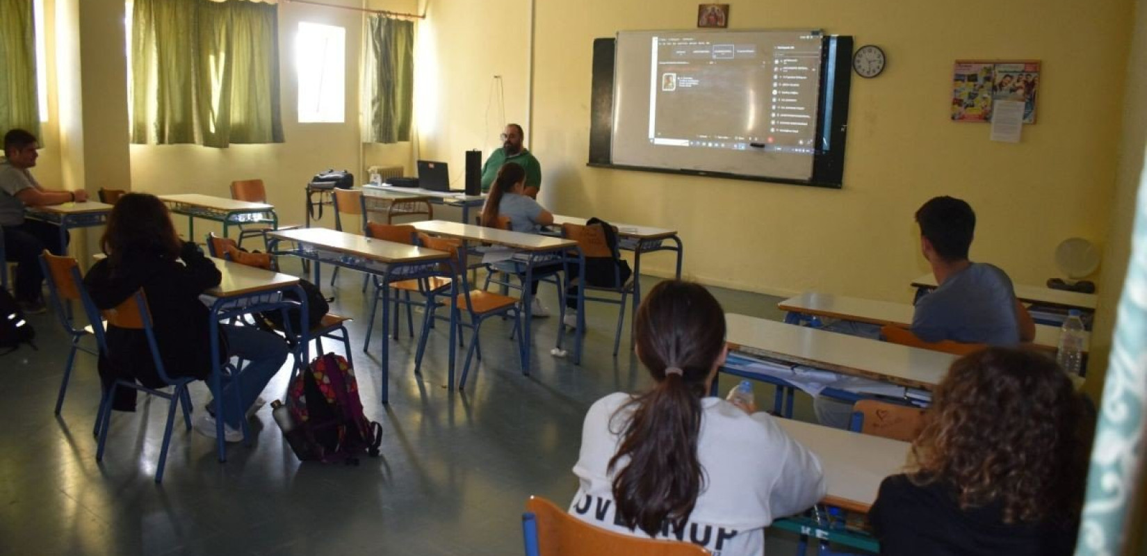 Ψηφίστηκε η τροπολογία για τη νέα διαδικασία πρόσληψης αναπληρωτών σε «εξαιρετικές ανάγκες»