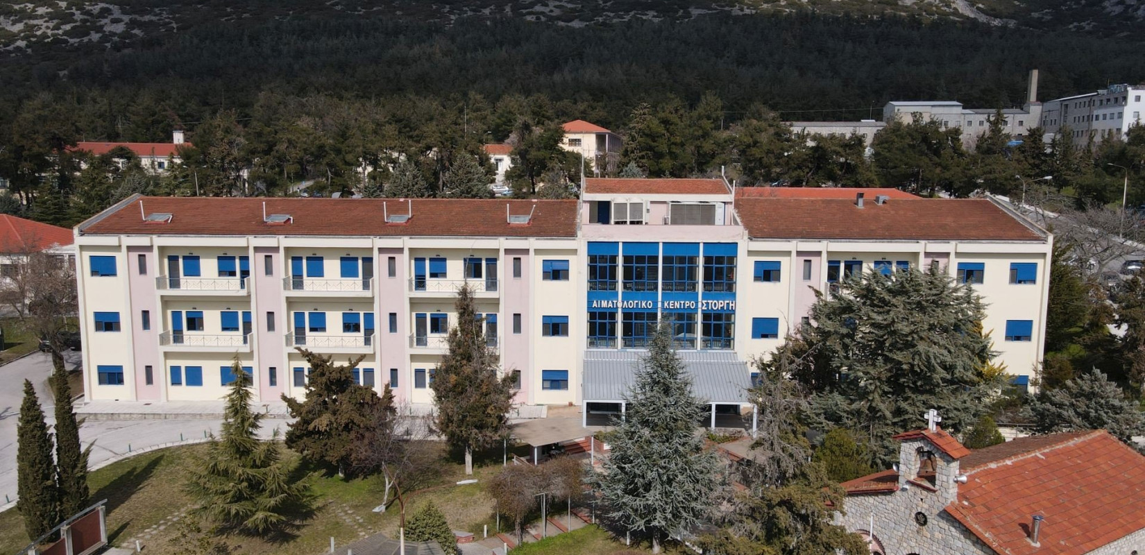 Θεσσαλονίκη: Αυτεπάγγελτη έρευνα για την 17χρονη που έπεσε από παράθυρο στο Παπανικολάου