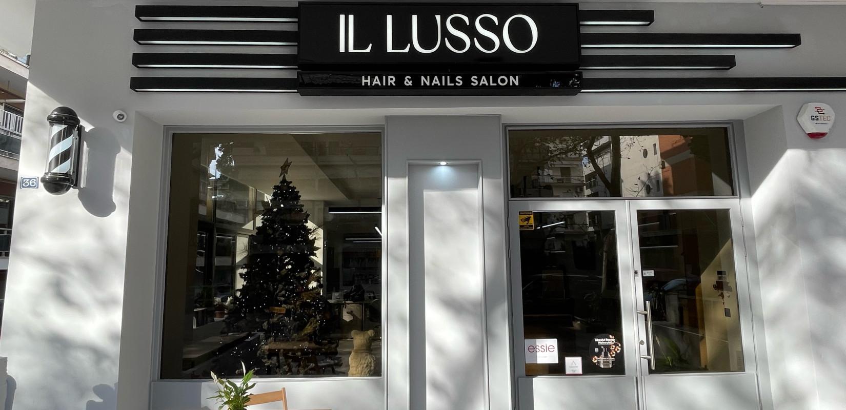 IL LUSSO: Η πολυτέλεια επιτέλους έφθασε ανατολικά