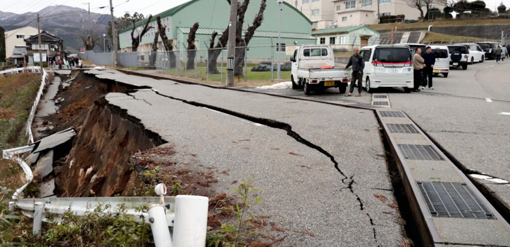 Ιαπωνία: Τέσσερις νεκροί από τον μεγάλο σεισμό 