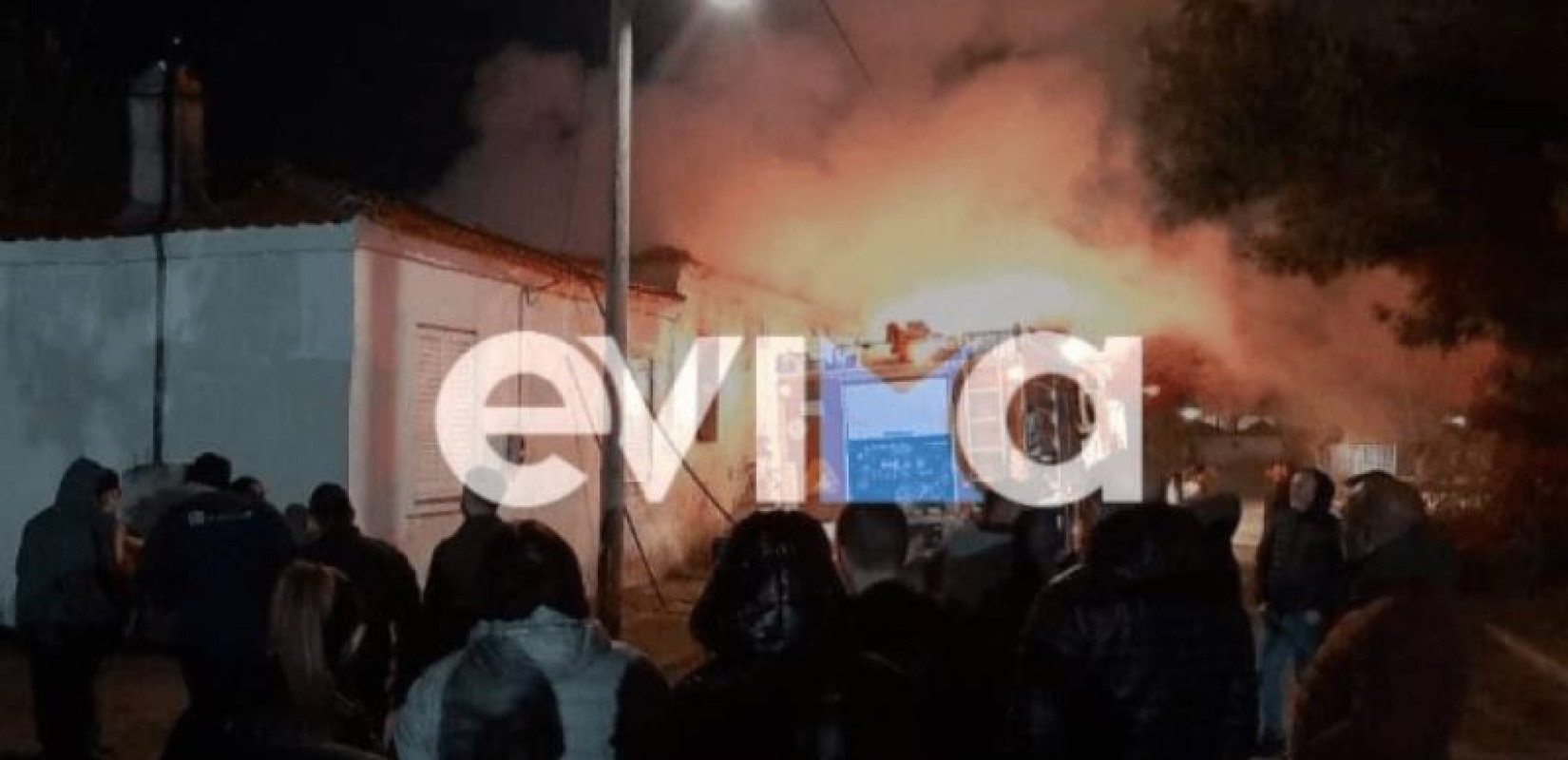 Εύβοια: Κάηκε ολοσχερώς σπίτι στην Ιστιαία - Προκλήθηκε φωτιά από την καμινάδα (φωτ.)
