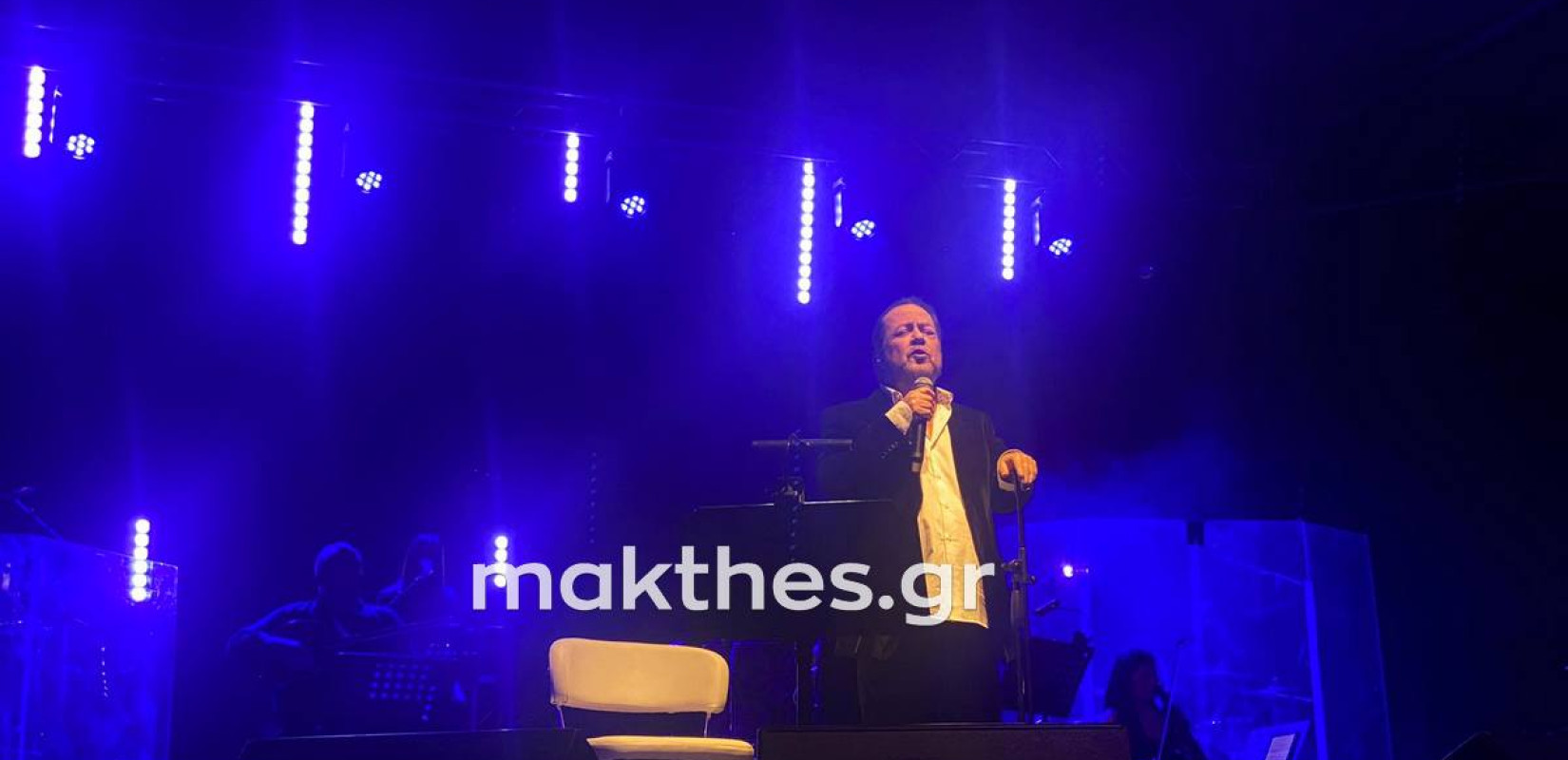 Γιάννης Πάριος: Ο αποχαιρετισμός στον Βασίλη Καρρά  (βίντεο) 