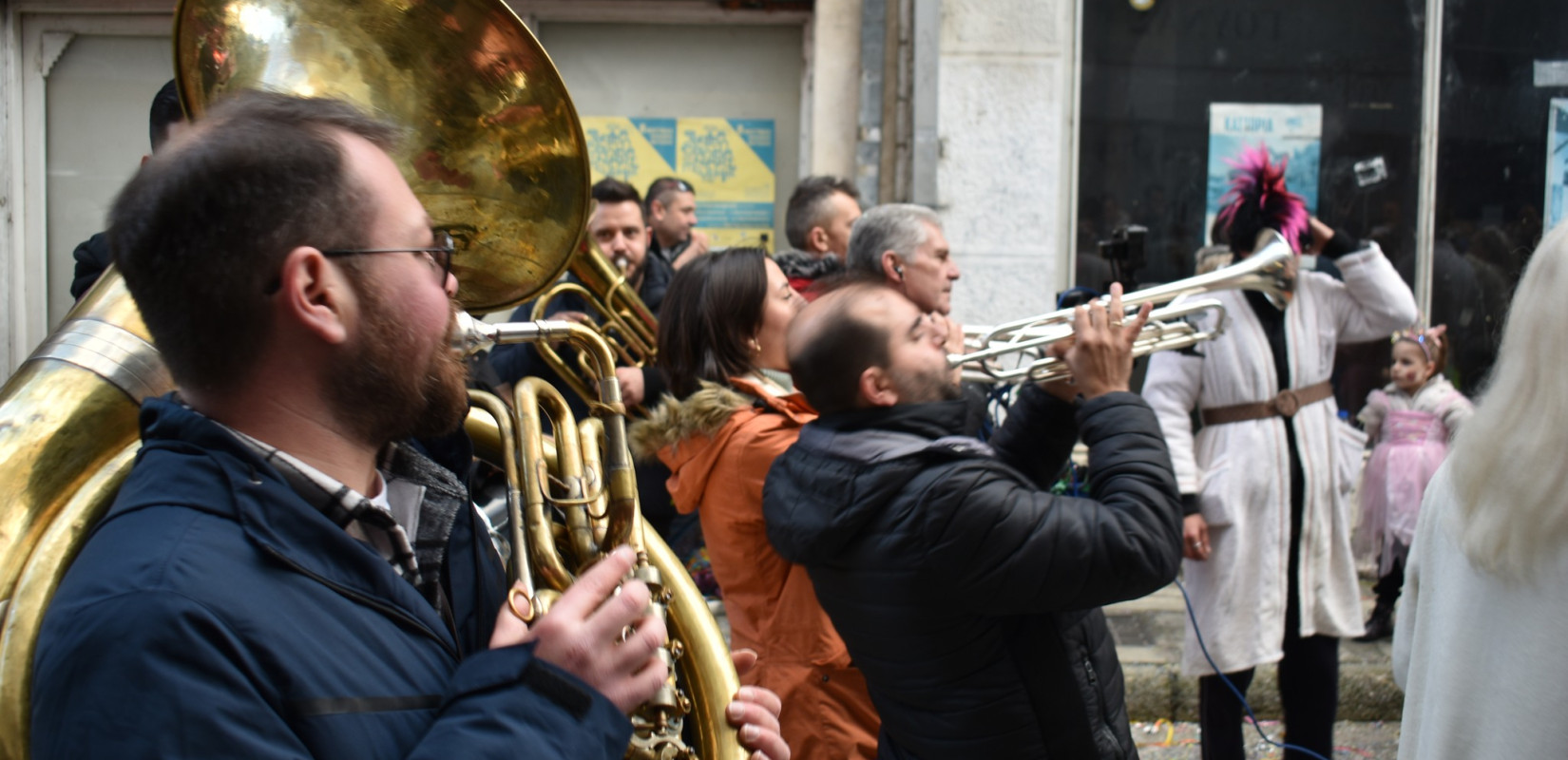 Καστοριά, Κατερίνη και Χαλκιδική εντυπωσιάζουν με τα έθιμά τους τα Θεοφάνια