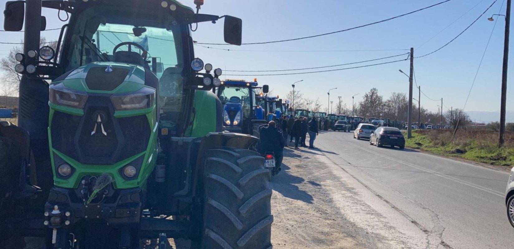 Στους δρόμους με τρακτέρ και οι αγρότες των Γιαννιτσών (βίντεο, φωτ.)