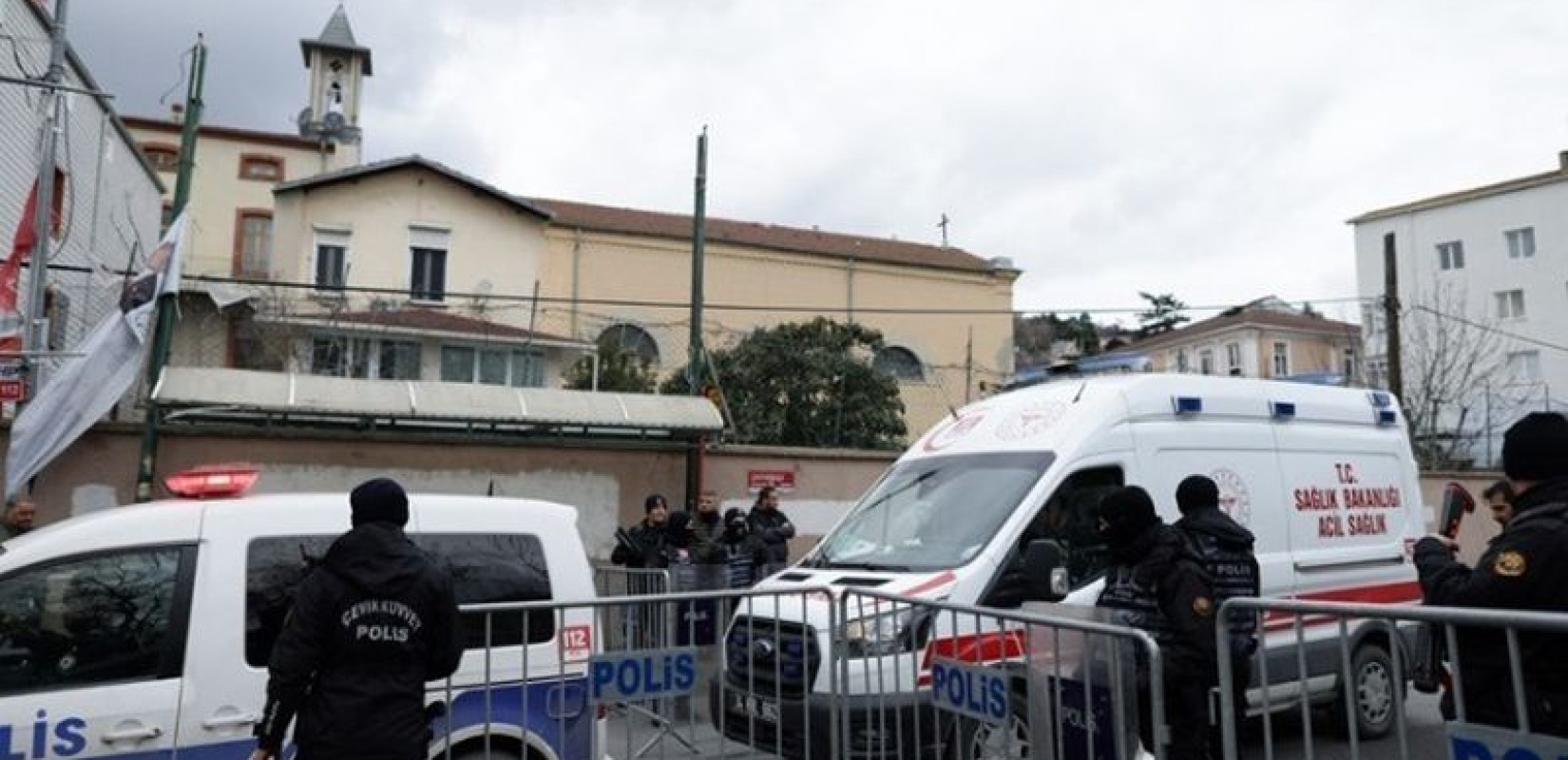 Κωνσταντινούπολη: Συνελήφθησαν δύο ύποπτοι για την επίθεση στην καθολική εκκλησία - Εκτιμάται ότι είναι μέλη του ΙΚ